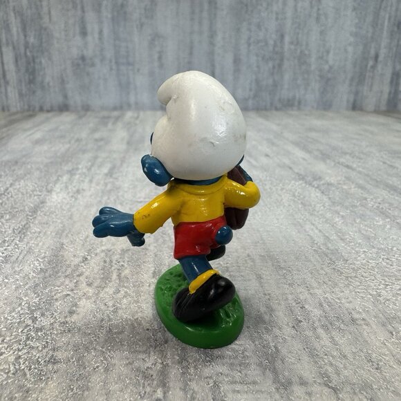 Smurfs 20065 Rugby Smurf Australian Football Vtg Figure Schleich PVC Figurine - Picture 2 of 4